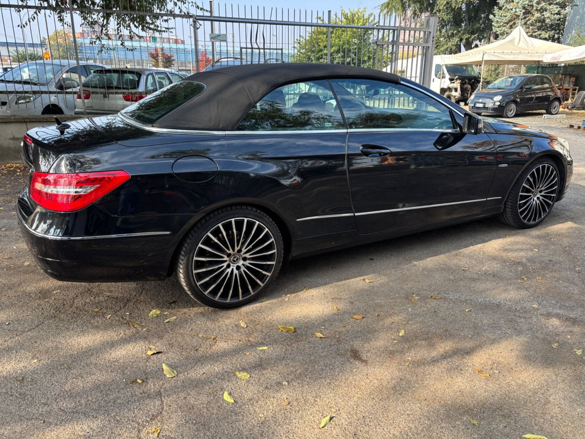 Mercedes-Benz Classe E Cabrio 200 CGI Cabrio BlueEFFICIENCY Avantgarde (5)