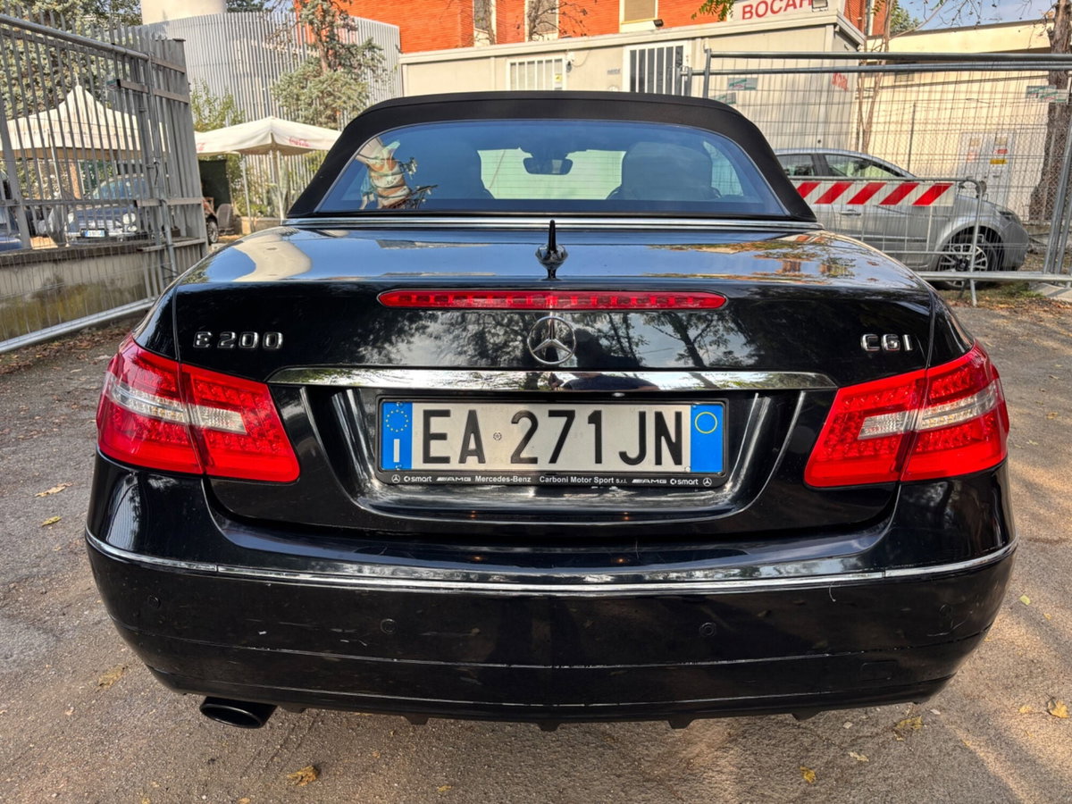 Mercedes-Benz Classe E Cabrio 200 CGI Cabrio BlueEFFICIENCY Avantgarde (6)