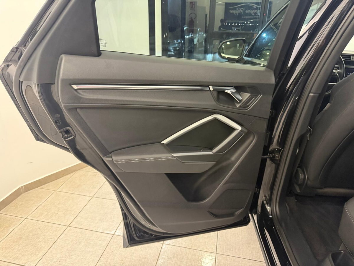 Audi Q3 Sportback 35 TDI quattro S tronic S line edition (13)