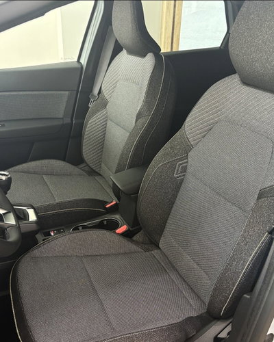 Renault Captur 1.2 eco-g Techno 120cv (5)