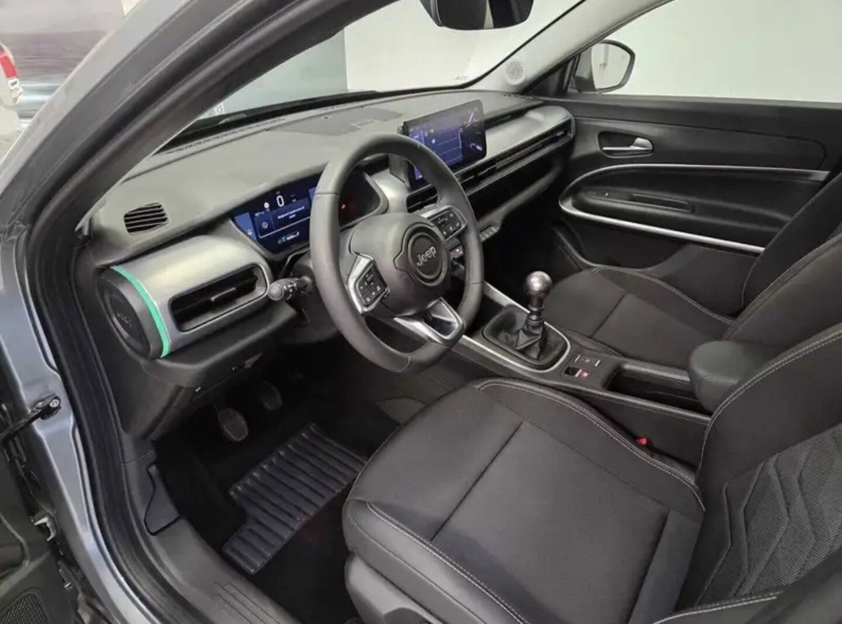 Jeep Avenger 1.2 turbo Summit fwd 100cv (3)
