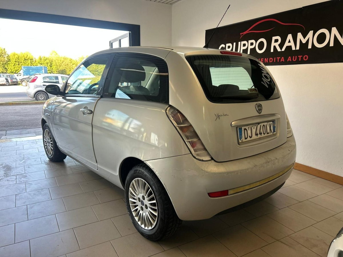 Lancia Ypsilon 1.2 Argento (6)