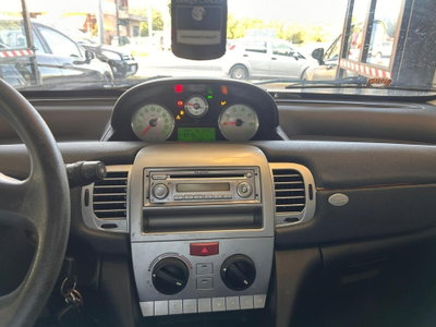 Lancia Ypsilon 1.2 Argento (9)