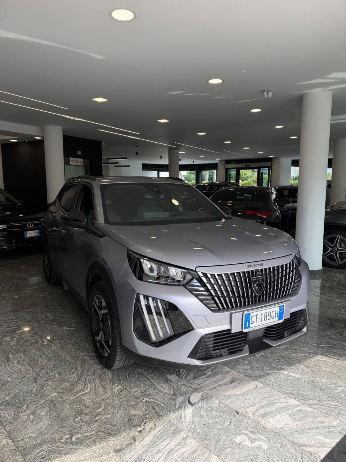 Peugeot 2008 BlueHDi 130 S&S EAT8 Allure Pack (6)