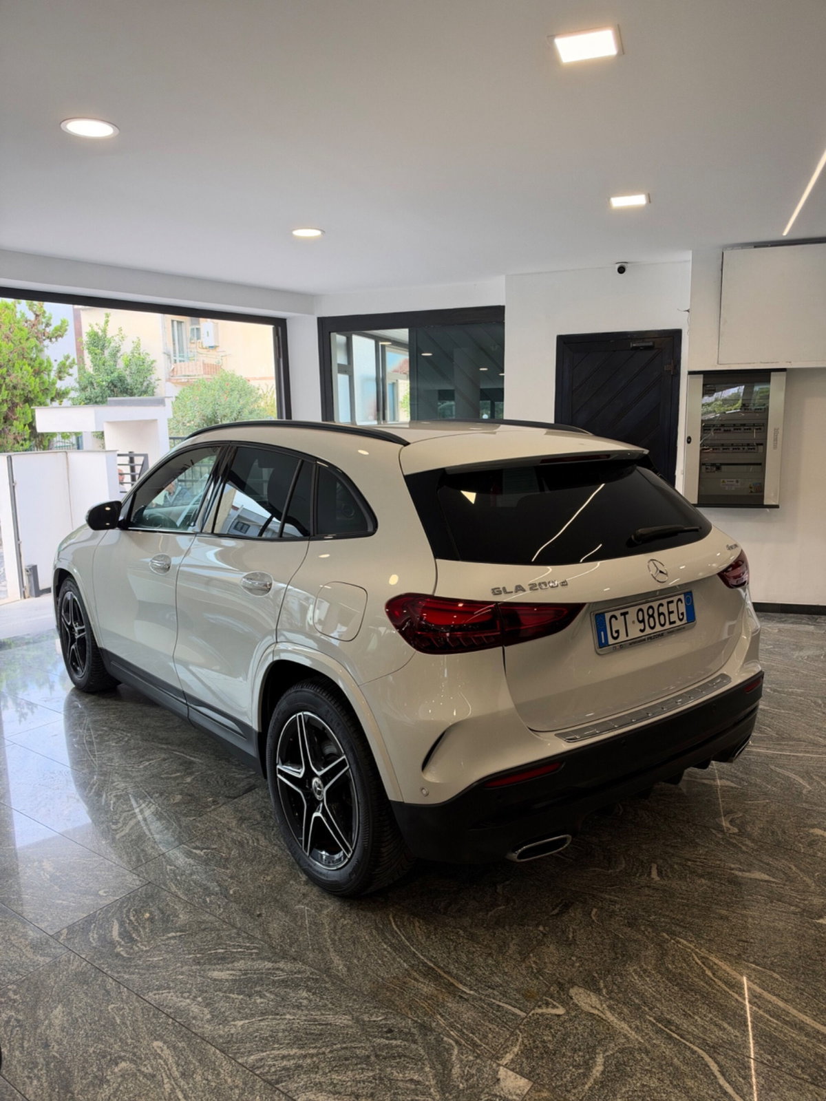 Mercedes-Benz GLA SUV 200 d AMG Line Premium Plus 4matic auto (2)