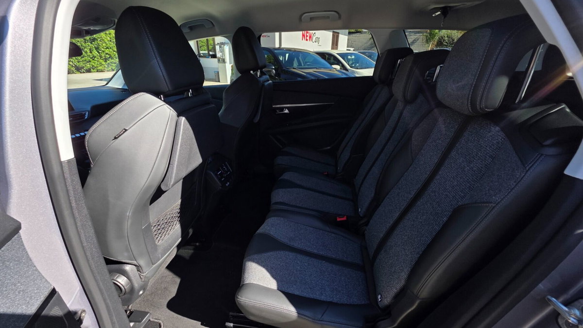 Peugeot 5008 BlueHDi 130 S&S Allure (11)
