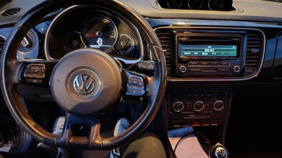 Volkswagen Maggiolino 1.6 TDI Design (6)