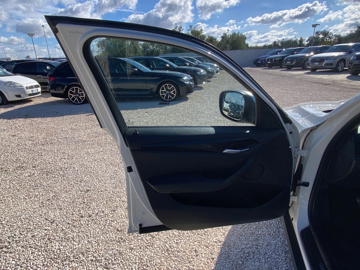 BMW X1 xDrive20d Futura (9)