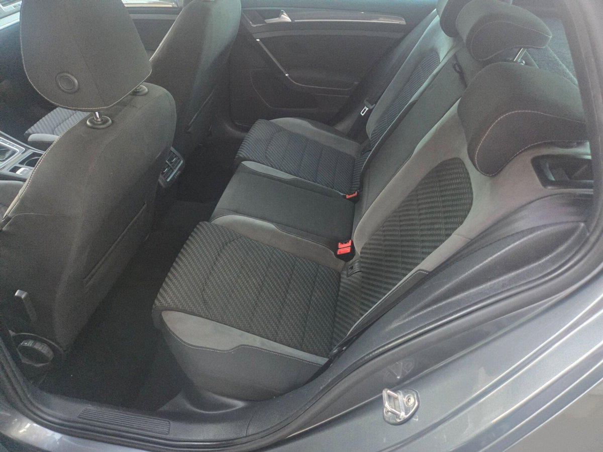 Volkswagen Golf 2.0 TDI 5p. Highline BlueMotion Technology (17)