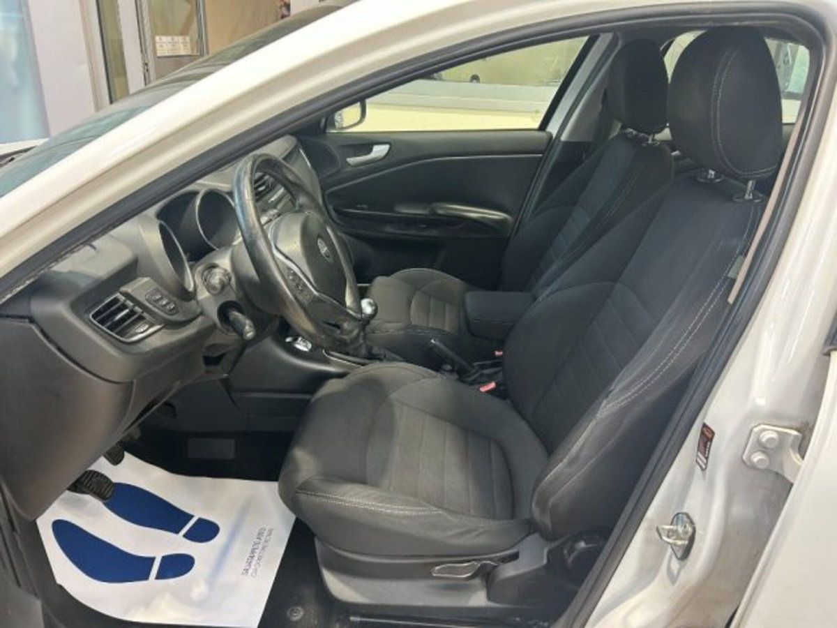 Alfa Romeo Giulietta 1.6 JTDm Business 120cv (13)