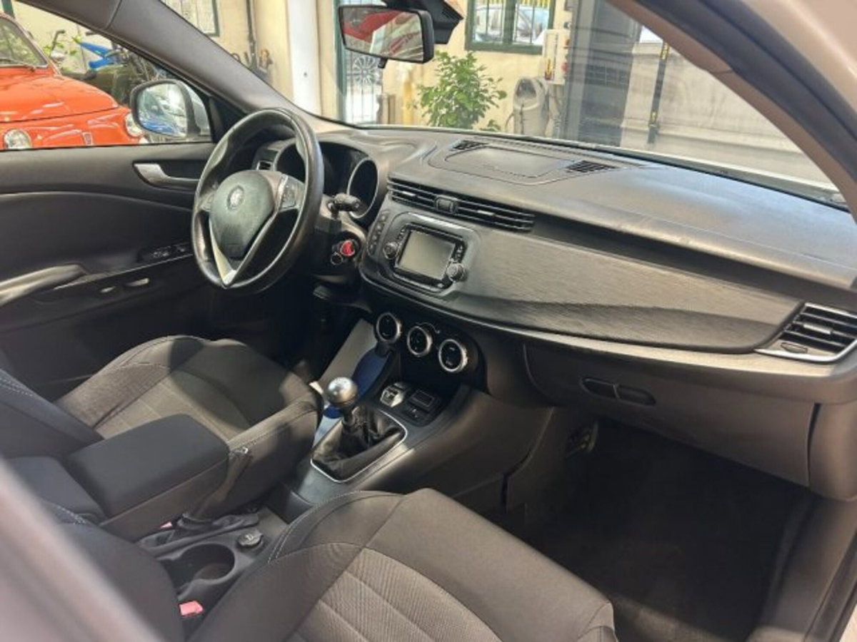 Alfa Romeo Giulietta 1.6 JTDm Business 120cv (18)