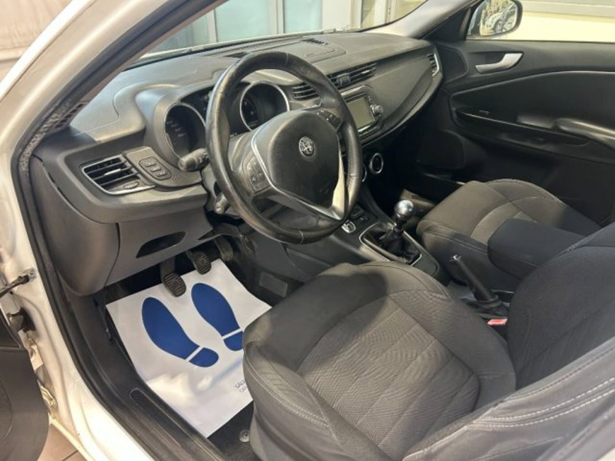 Alfa Romeo Giulietta 1.6 JTDm Business 120cv (7)