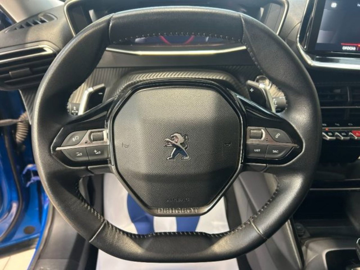 Peugeot 2008 BlueHDi 130 S&S EAT8 Allure Pack (17)