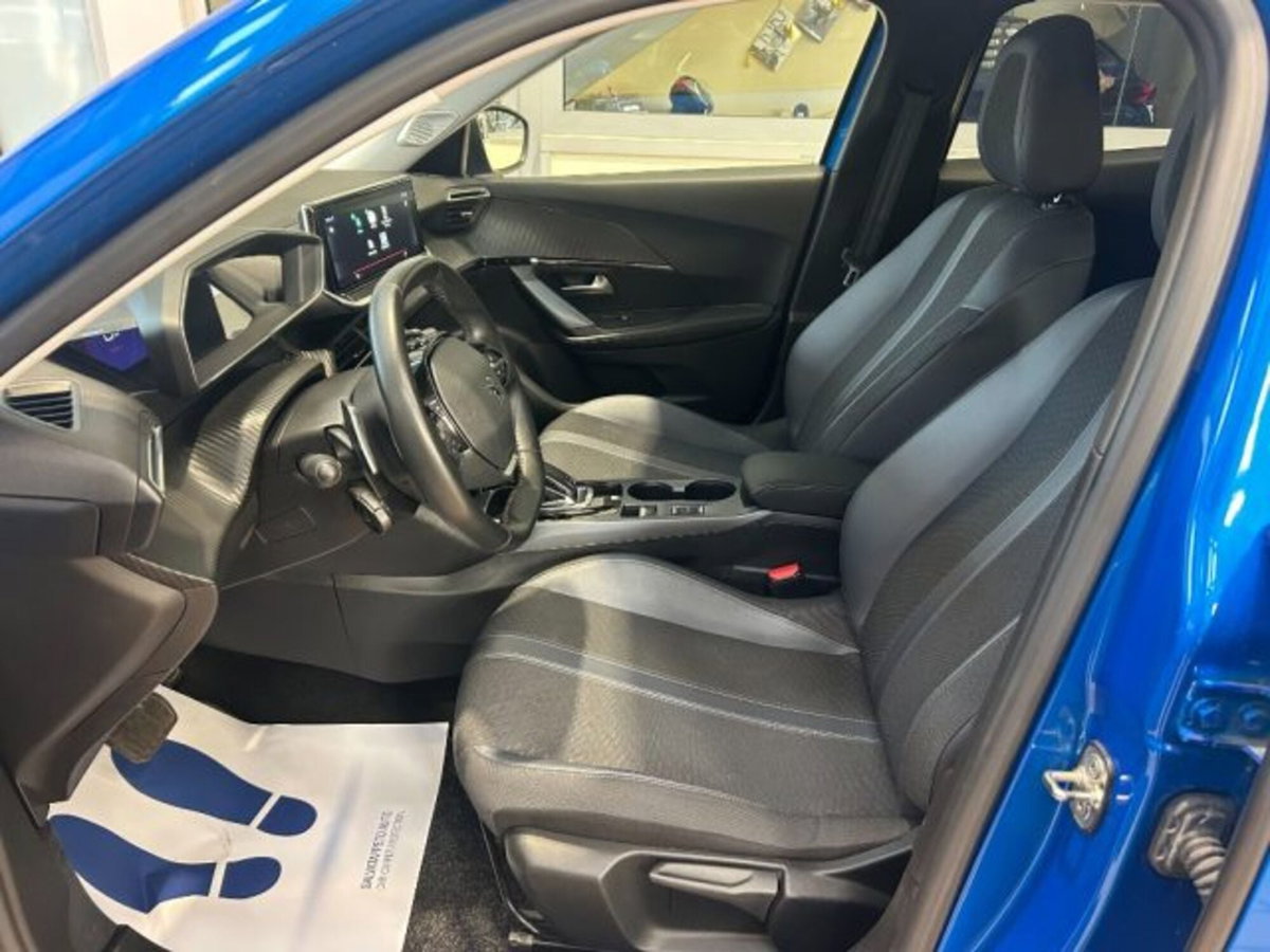 Peugeot 2008 BlueHDi 130 S&S EAT8 Allure Pack (18)