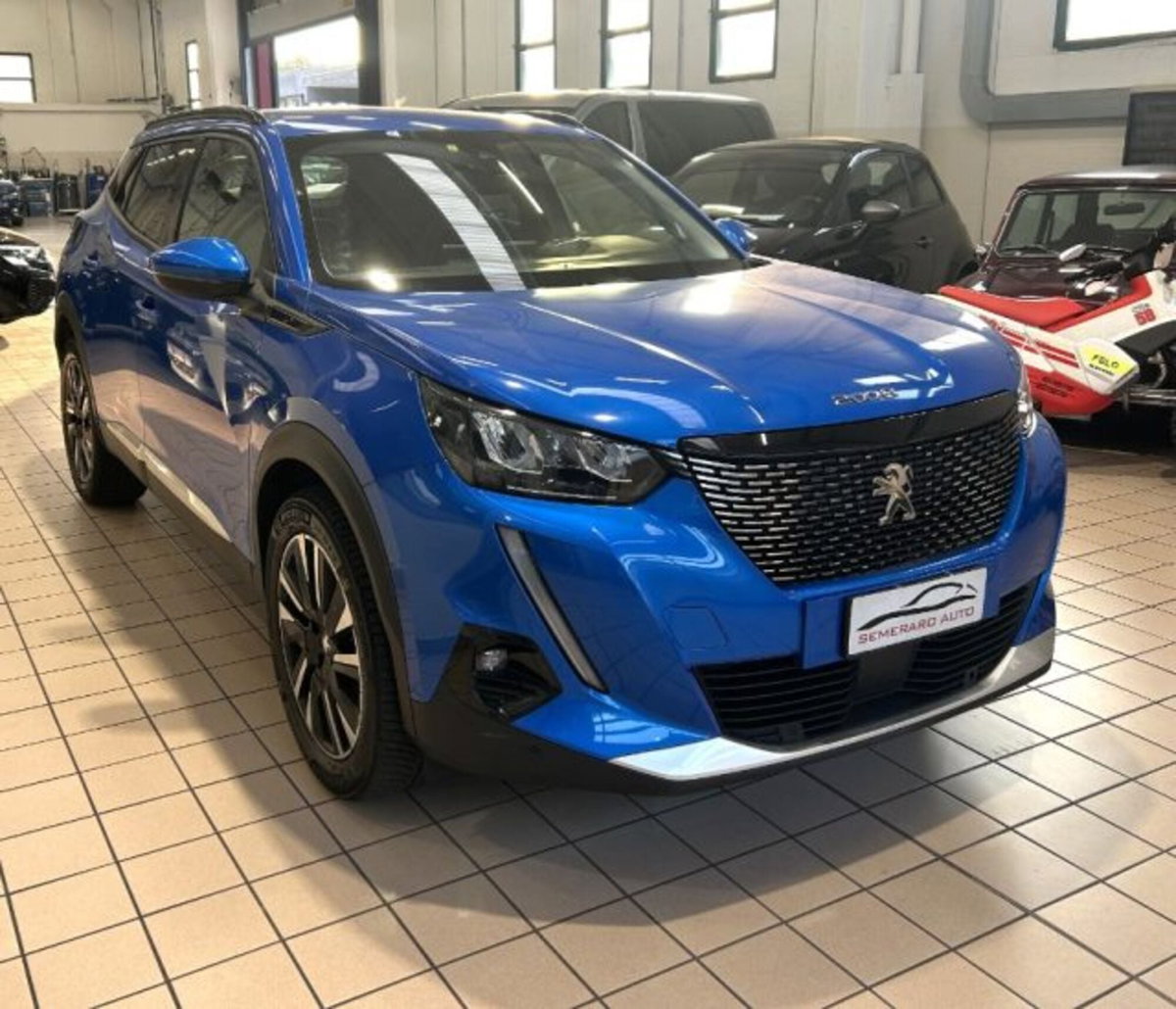 Peugeot 2008 BlueHDi 130 S&S EAT8 Allure Pack (2)