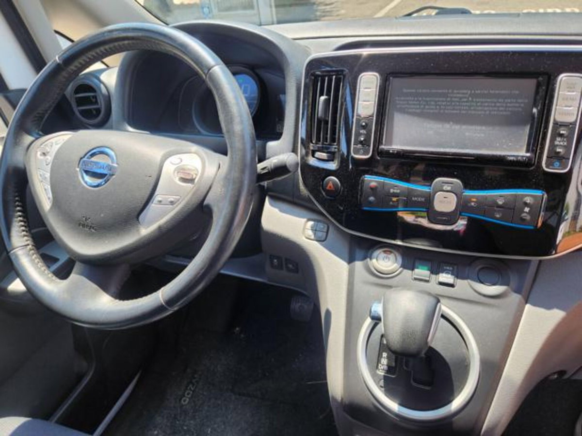 Nissan e-NV200 EV Bus Business 7 posti (12)