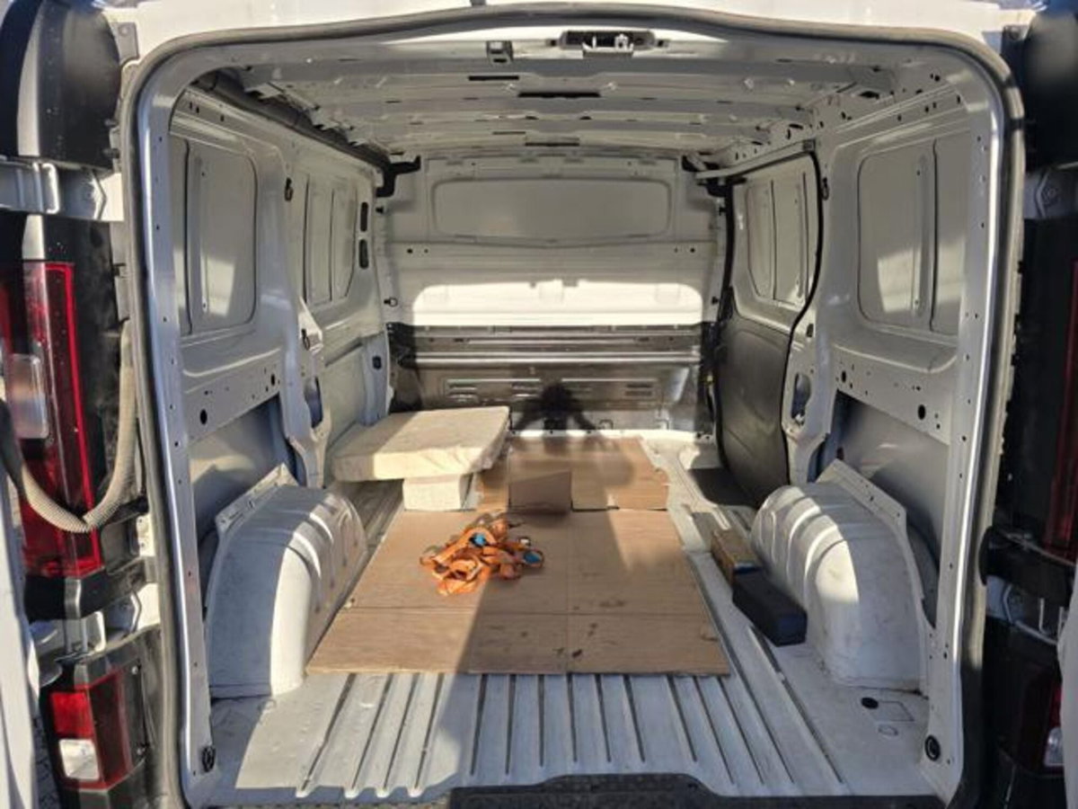Renault Trafic Furgone T27 2.0 dCi 110CV PC-TN Furgone Ice Plus (8)