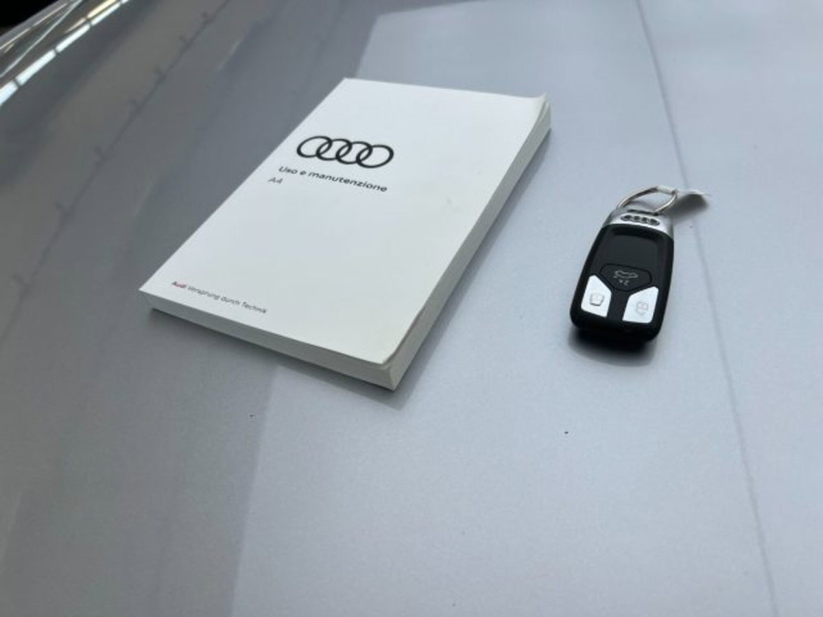 Audi A4 Avant 35 TDI/163 CV S tronic Business Advanced (15)