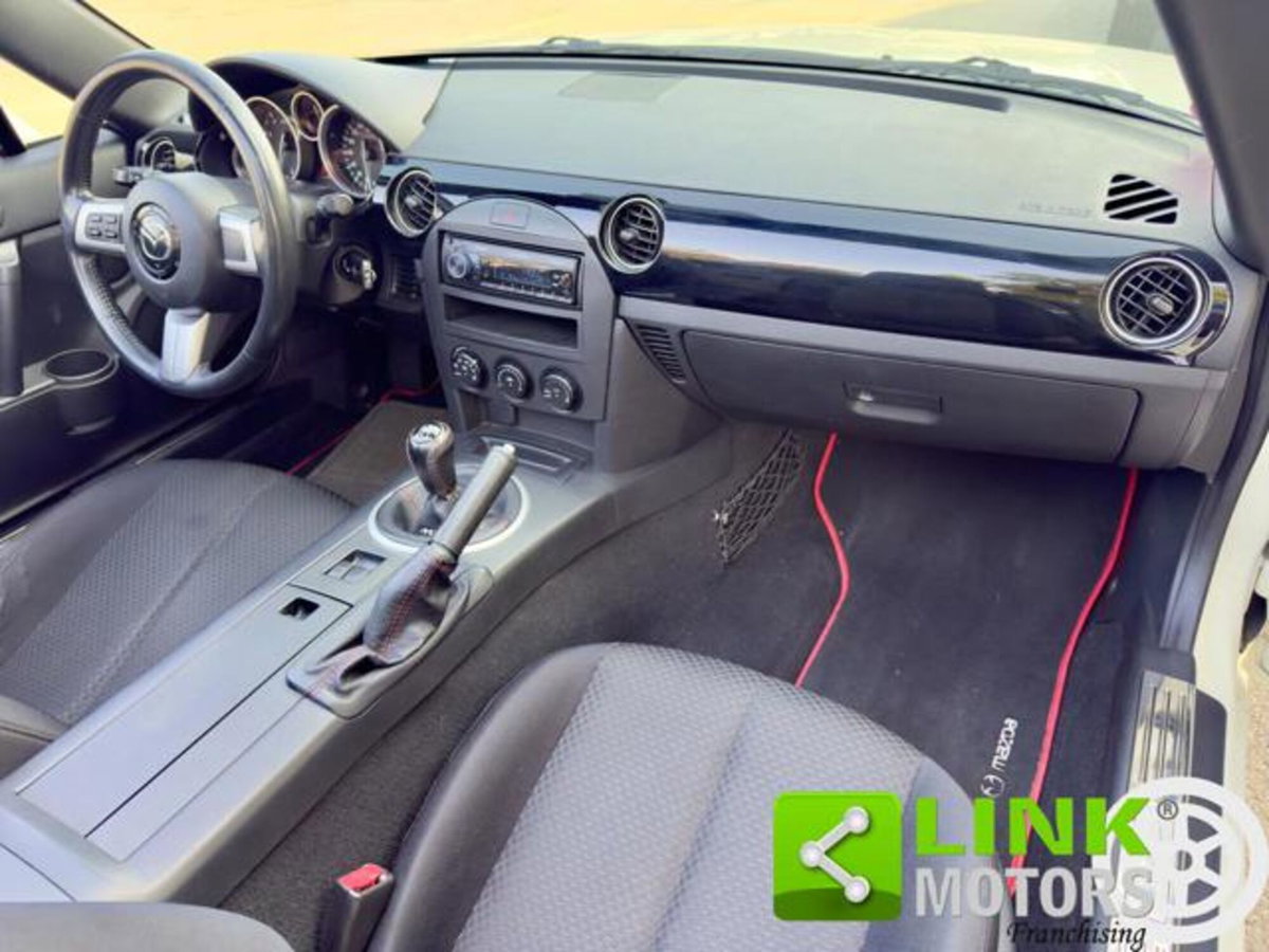 Mazda MX-5 Roadster 1.8L Fire (4)