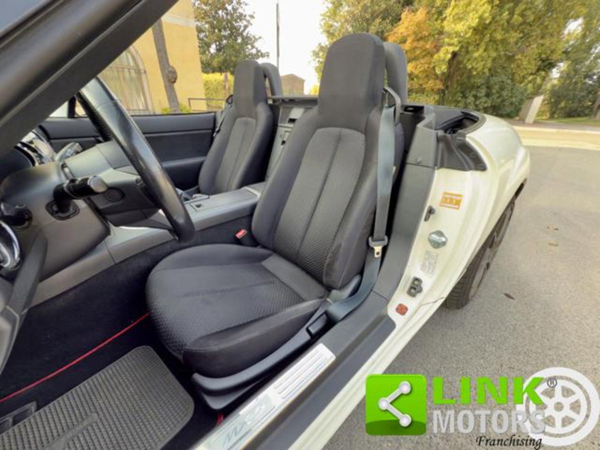 Mazda MX-5 Roadster 1.8L Fire (8)
