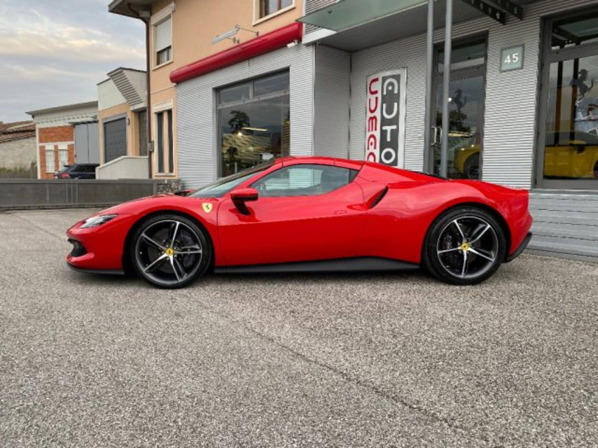 Ferrari 296 Spider 3.0 GTS (2)