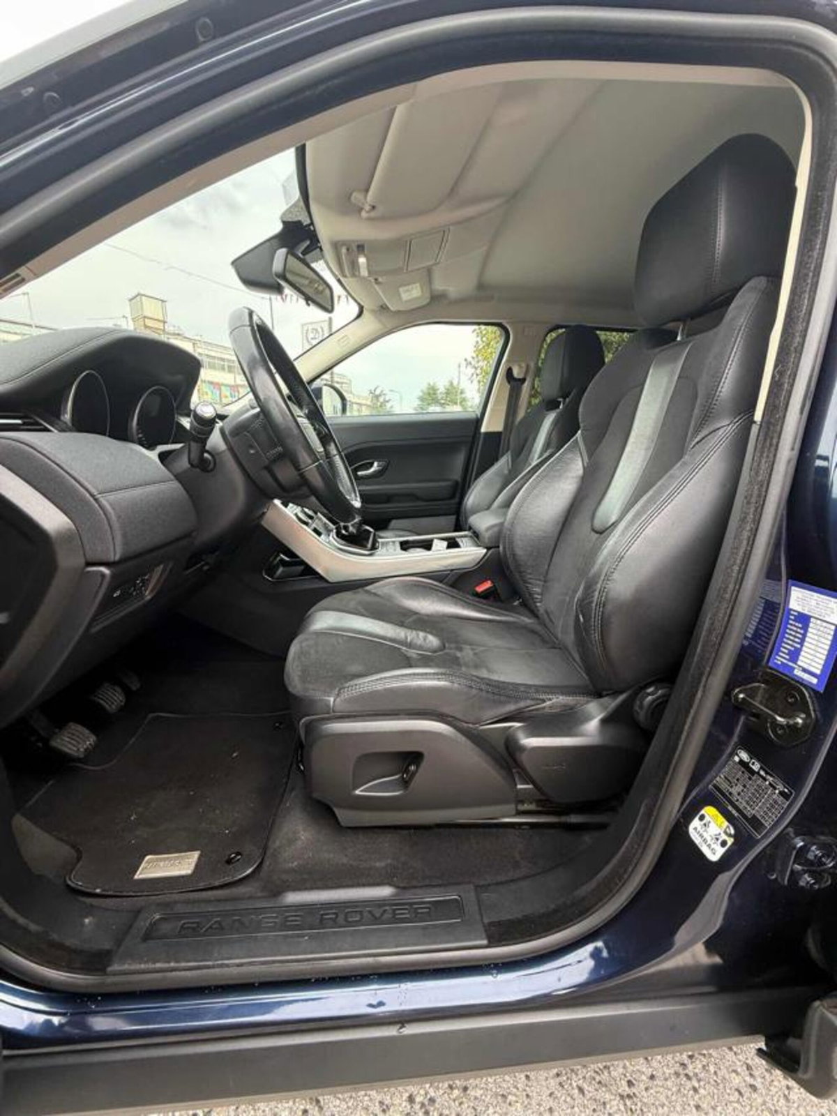 Land Rover Range Rover Evoque 2.2 TD4 5p. Pure (16)
