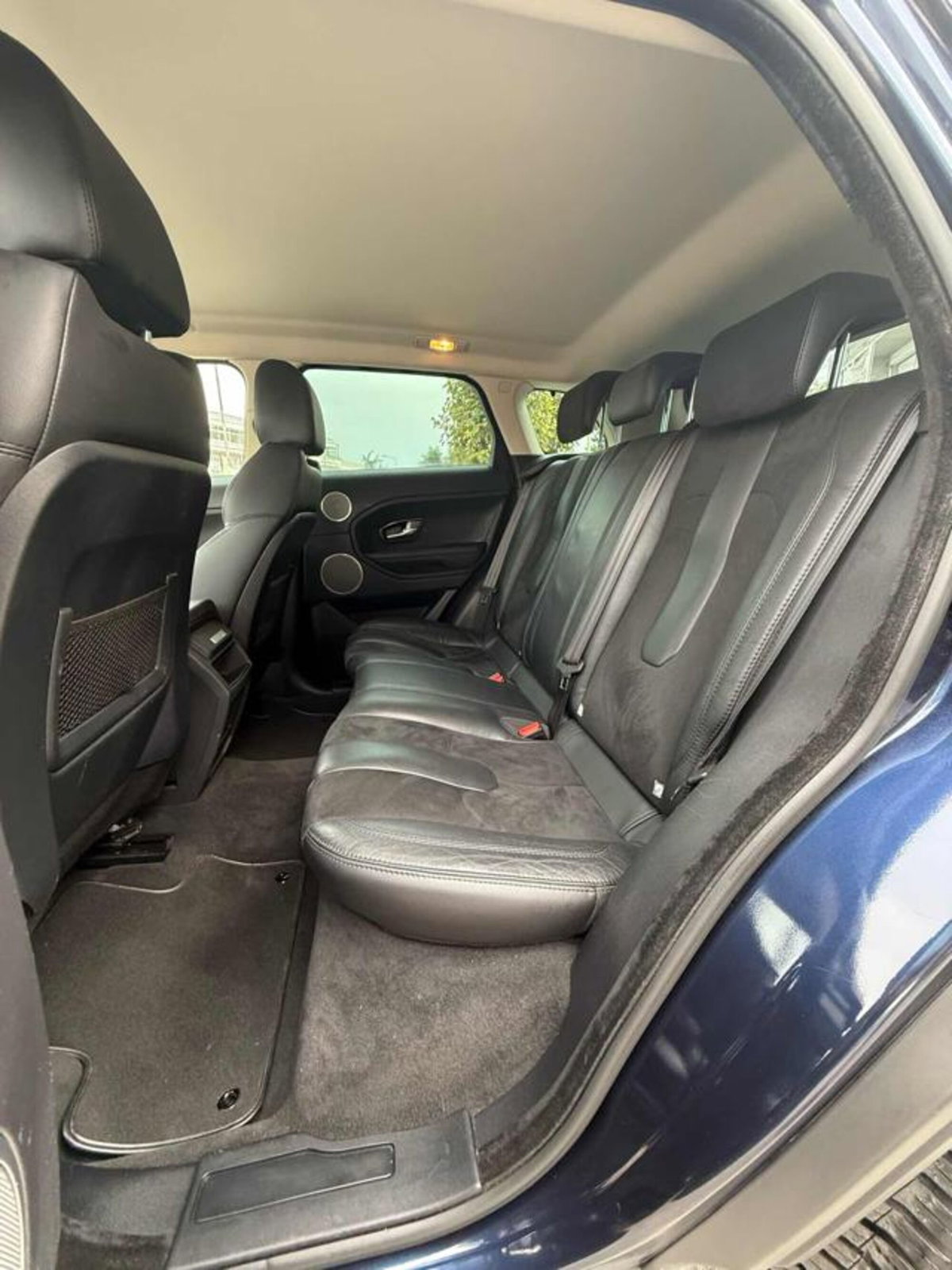Land Rover Range Rover Evoque 2.2 TD4 5p. Pure (19)