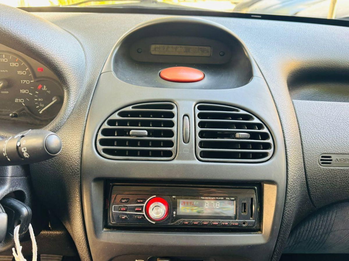 Peugeot 206 diesel 5p. XTD (12)