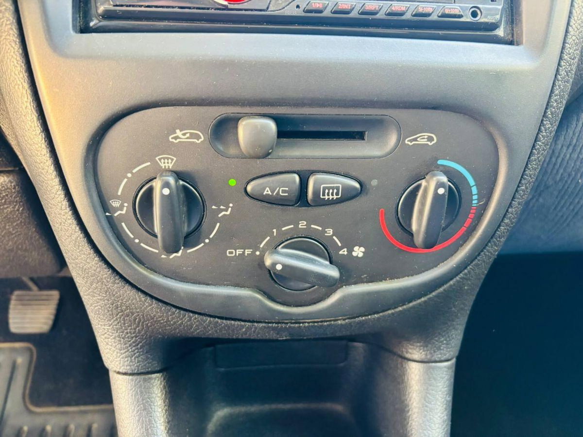 Peugeot 206 diesel 5p. XTD (13)