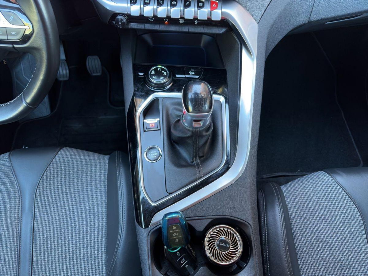 Peugeot 3008 BlueHDi 130 S&S Allure Pack (18)