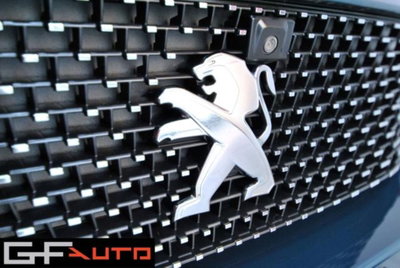 Peugeot 3008 BlueHDi 130 S&S EAT8 GT Pack (6)