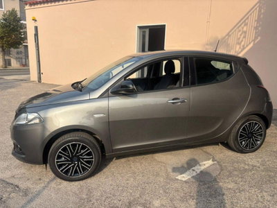 Lancia Ypsilon 1.0 FireFly 5 porte S&S Hybrid Gold Plus usata