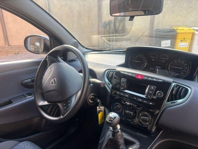 Lancia Ypsilon 1.0 FireFly 5 porte S&S Hybrid Gold Plus (10)
