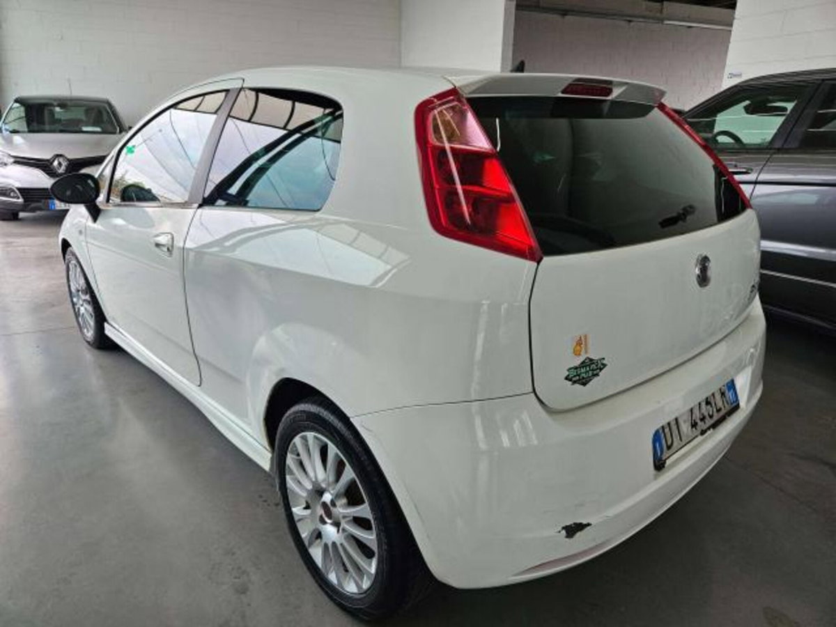Fiat Grande Punto 1.3 MJT 75 CV 3 porte Active (4)
