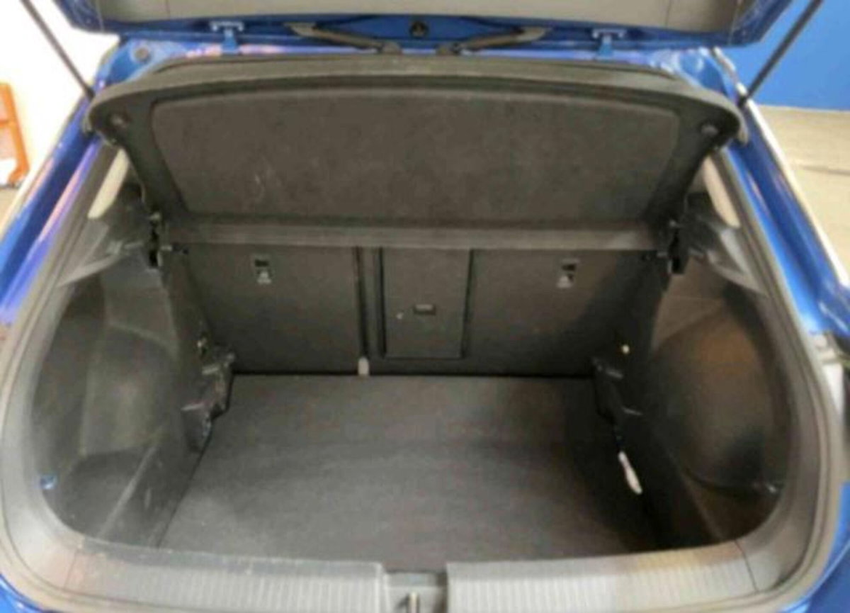 Volkswagen T-Roc 1.0 TSI Life (8)