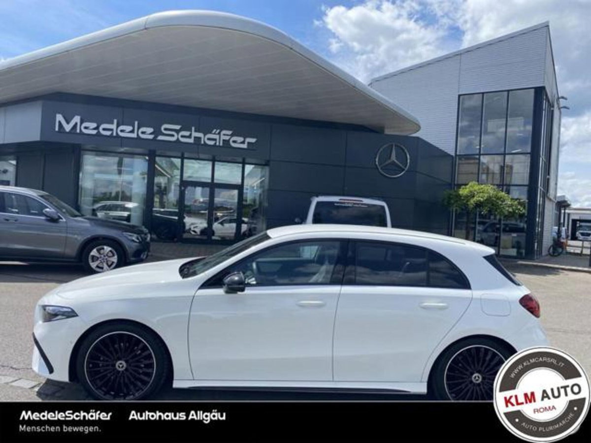 Mercedes-Benz Classe A Sedan 180 Automatic 4p. Premium (2)