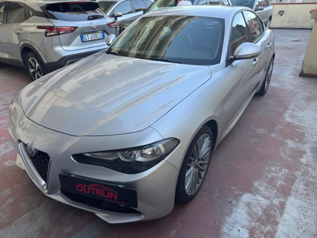Alfa Romeo Giulia 2.2 Turbodiesel 180 CV AT8 Super (4)