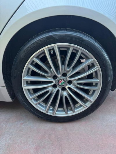 Alfa Romeo Giulia 2.2 Turbodiesel 180 CV AT8 Super (6)
