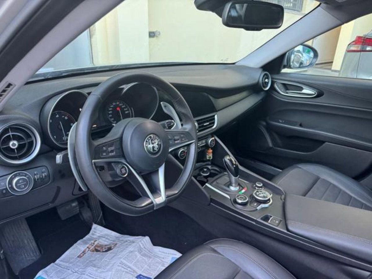 Alfa Romeo Giulia 2.2 Turbodiesel 180 CV AT8 Super (7)