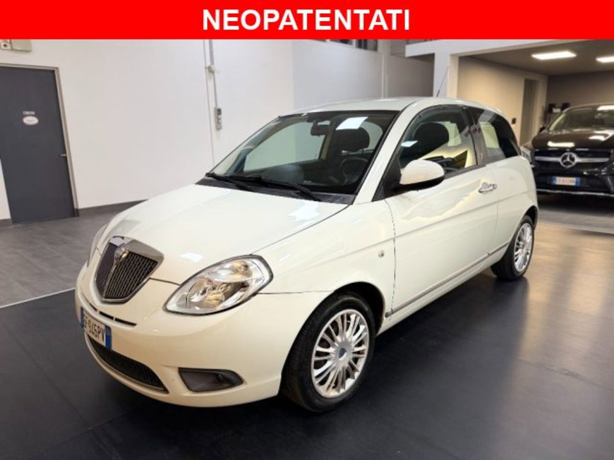 Lancia Ypsilon 1.2 69 CV Argento