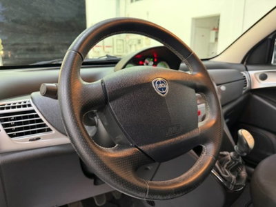 Lancia Ypsilon 1.2 69 CV Argento (12)