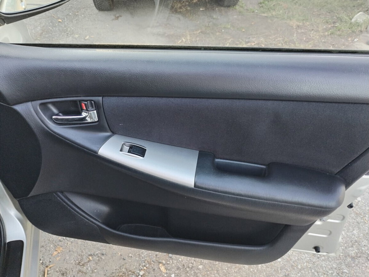Toyota Corolla 1.4i 16V cat 5 porte Sol (14)