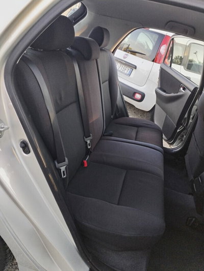 Toyota Corolla 1.4i 16V cat 5 porte Sol (18)