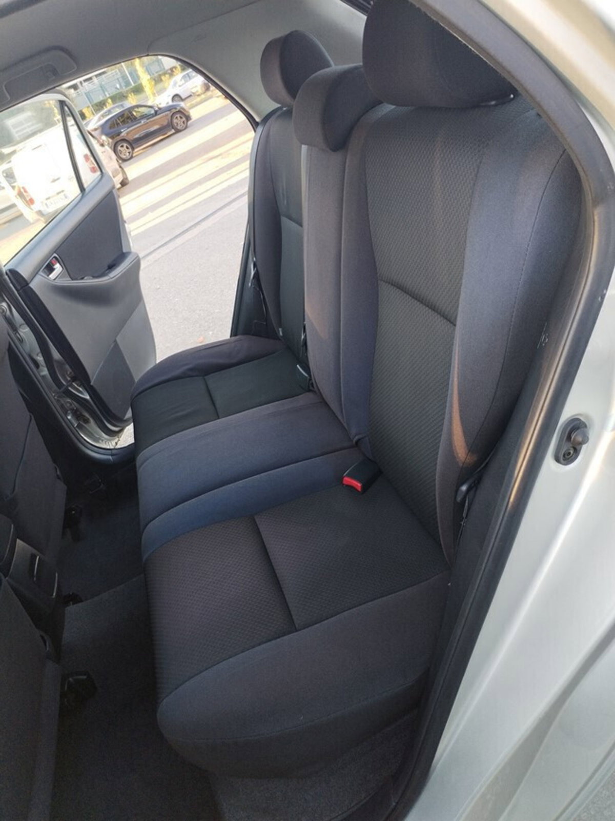 Toyota Corolla 1.4i 16V cat 5 porte Sol (20)