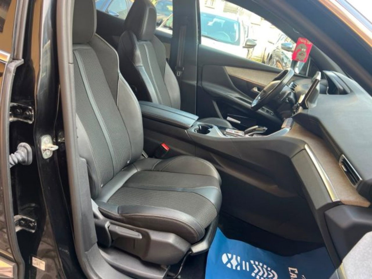 Peugeot 3008 BlueHDi 130 S&S EAT8 GT (11)