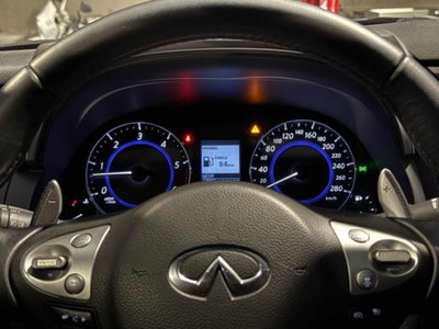 Infiniti QX70 3.0 diesel V6 AT S Premium (18)