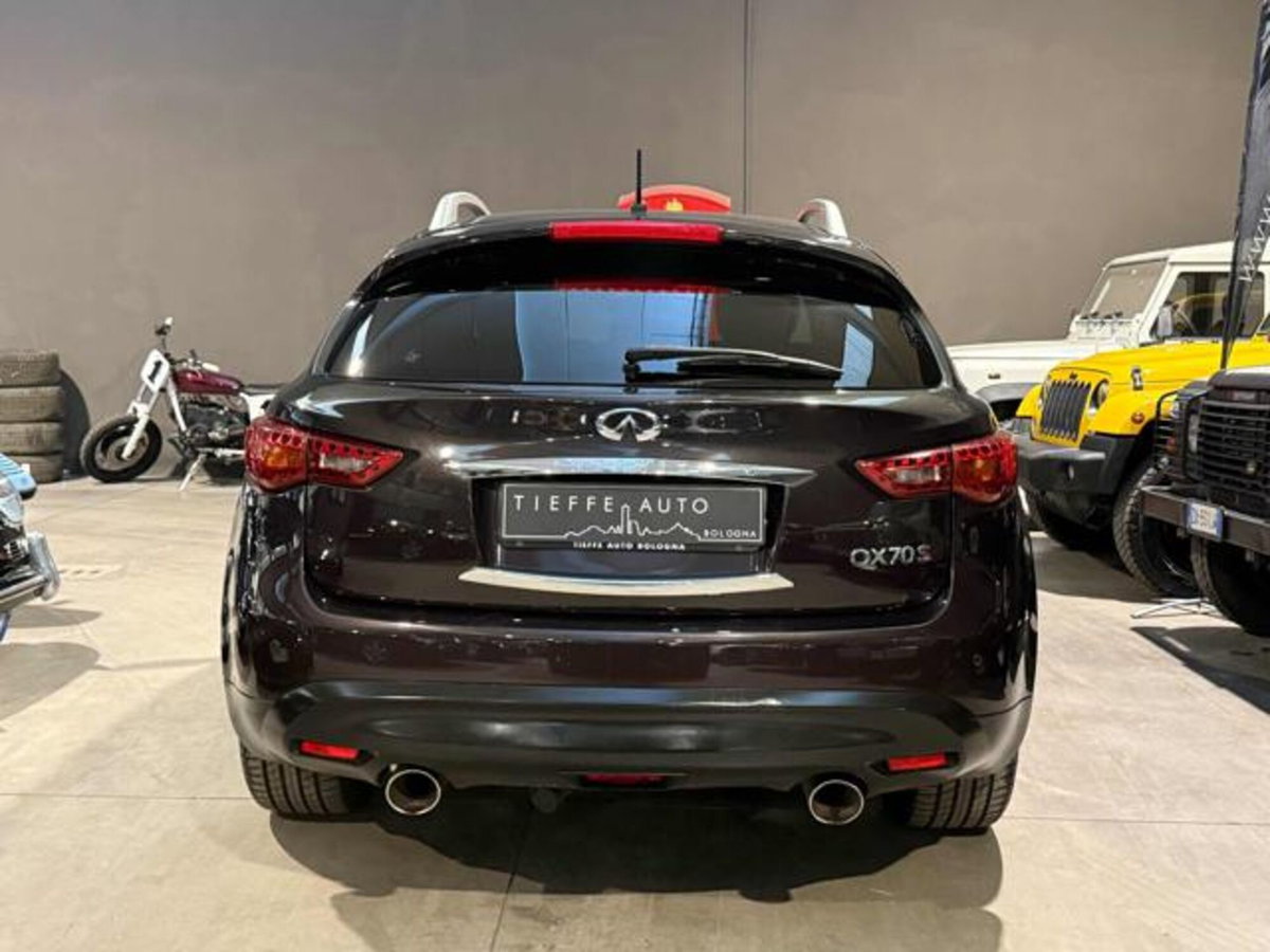 Infiniti QX70 3.0 diesel V6 AT S Premium (5)