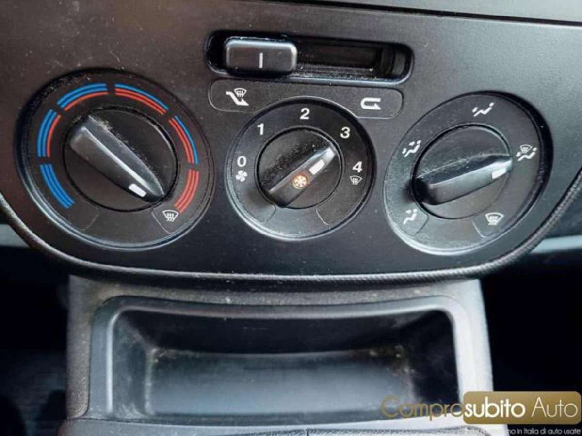 Fiat Fiorino 1.4 8V Combi Semi (19)