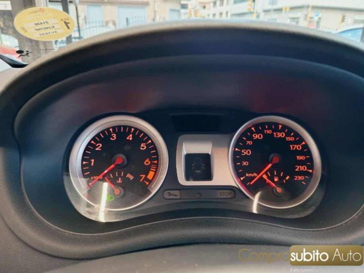 Renault Clio 1.2 16V 5 porte Dynamique (16)