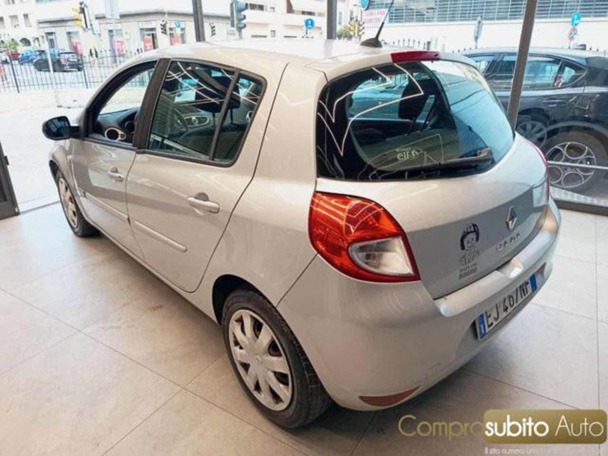 Renault Clio 1.2 16V 5 porte Dynamique (7)